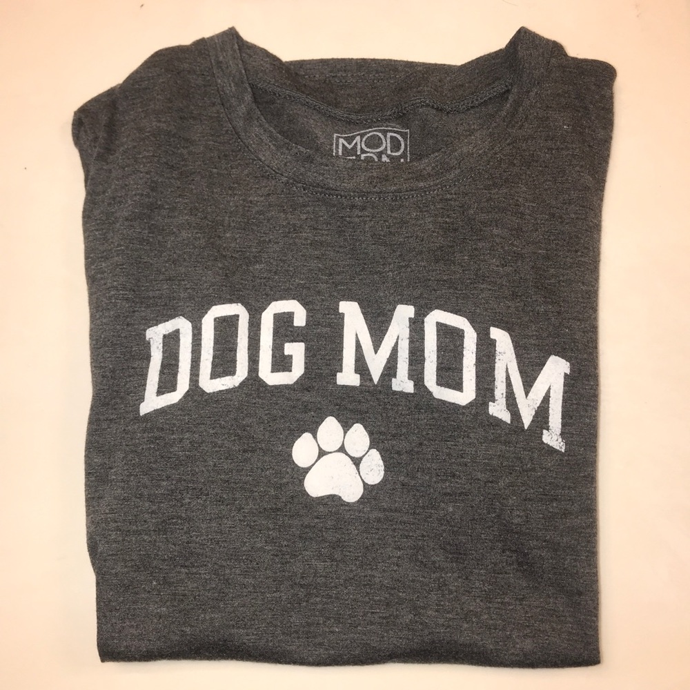 NWT -  Dog Mom Shirt 🐶